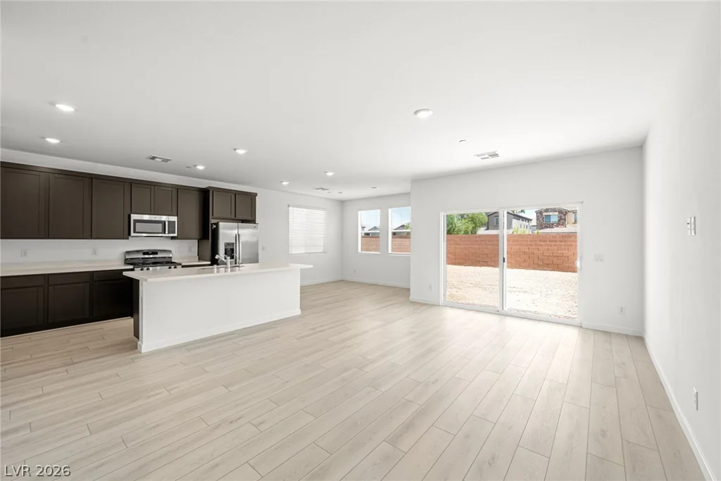 8172 Gusty Brook, Las Vegas, NV 89113
