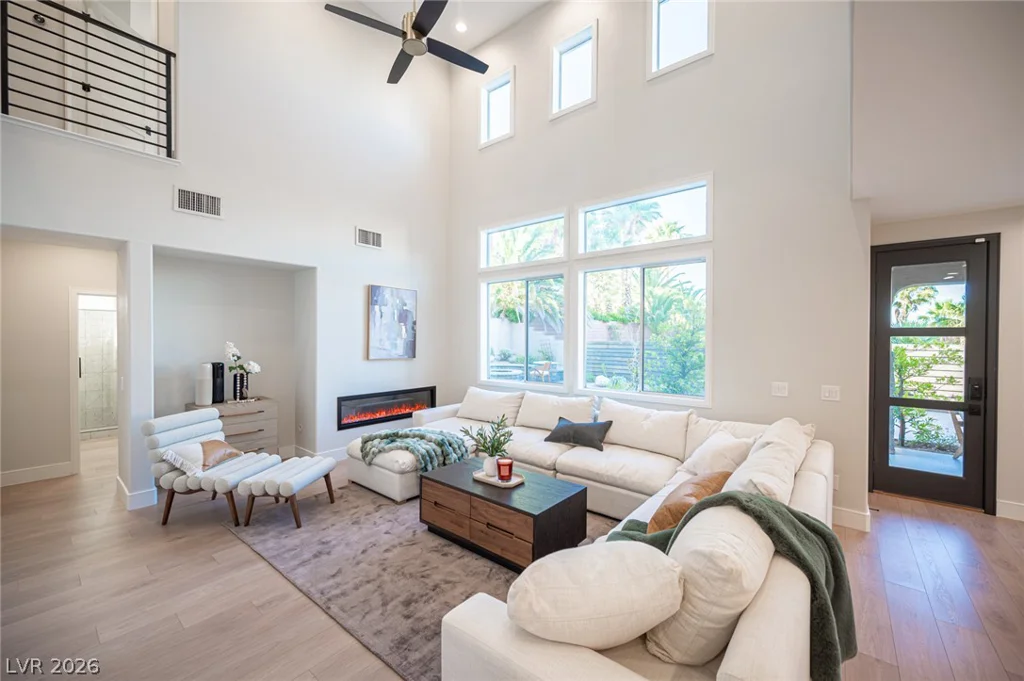 938 Roseberry, Las Vegas, NV 89138