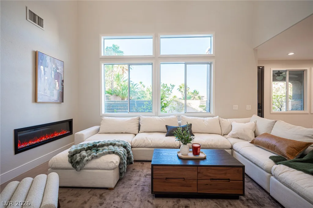 938 Roseberry, Las Vegas, NV 89138