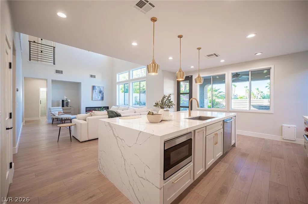 938 Roseberry, Las Vegas, NV 89138