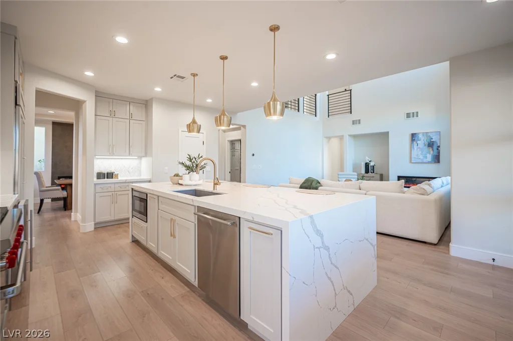 938 Roseberry, Las Vegas, NV 89138