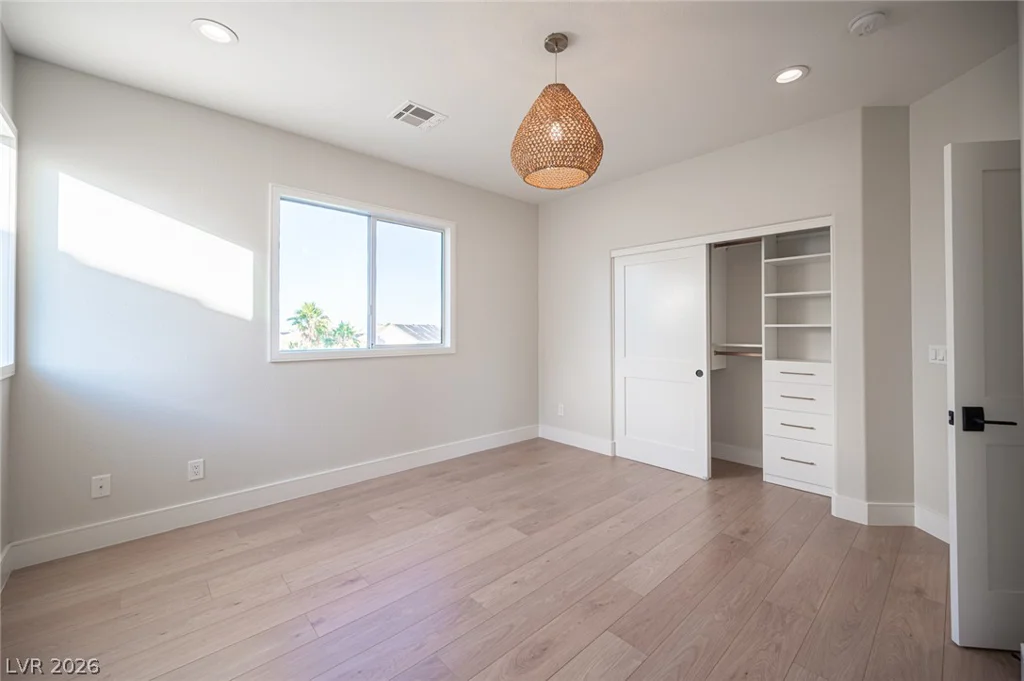 938 Roseberry, Las Vegas, NV 89138