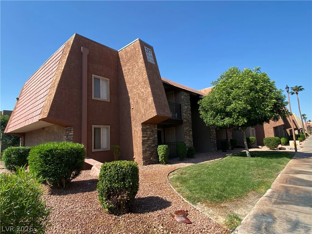 5221 River Glen, Las Vegas, NV 89103