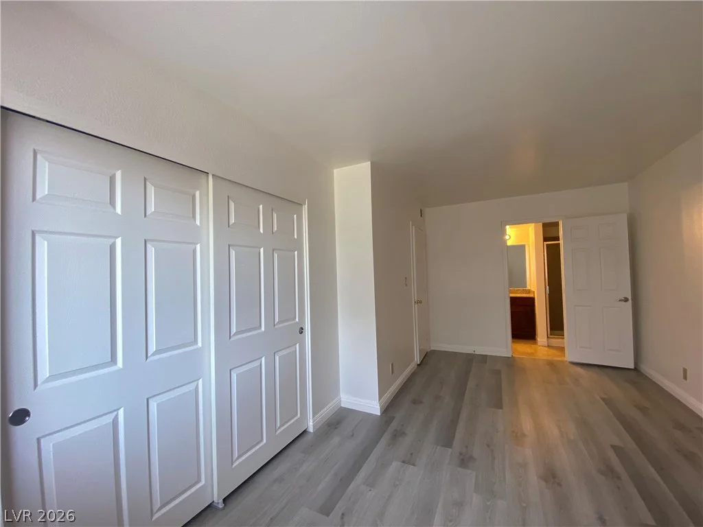5221 River Glen, Las Vegas, NV 89103