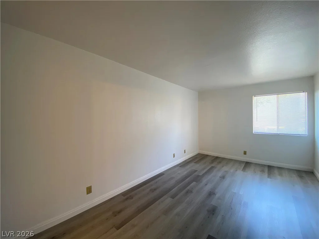 5221 River Glen, Las Vegas, NV 89103