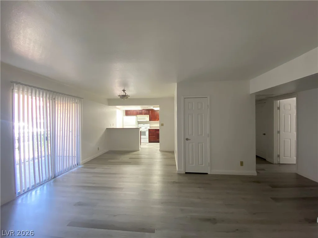 5221 River Glen, Las Vegas, NV 89103
