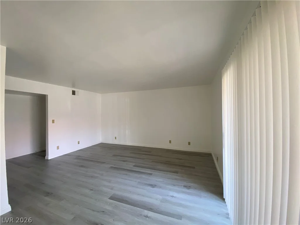 5221 River Glen, Las Vegas, NV 89103