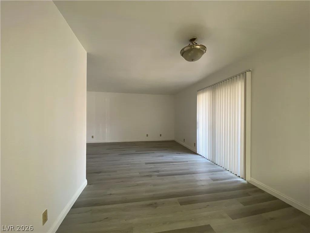 5221 River Glen, Las Vegas, NV 89103