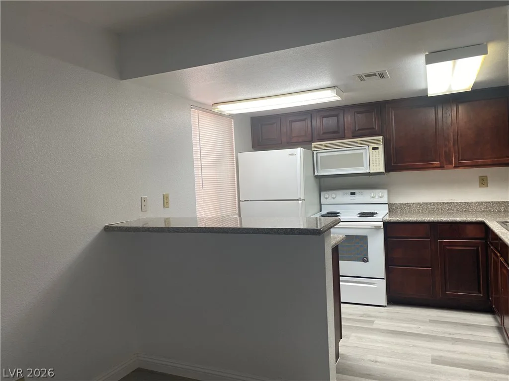 5221 River Glen, Las Vegas, NV 89103