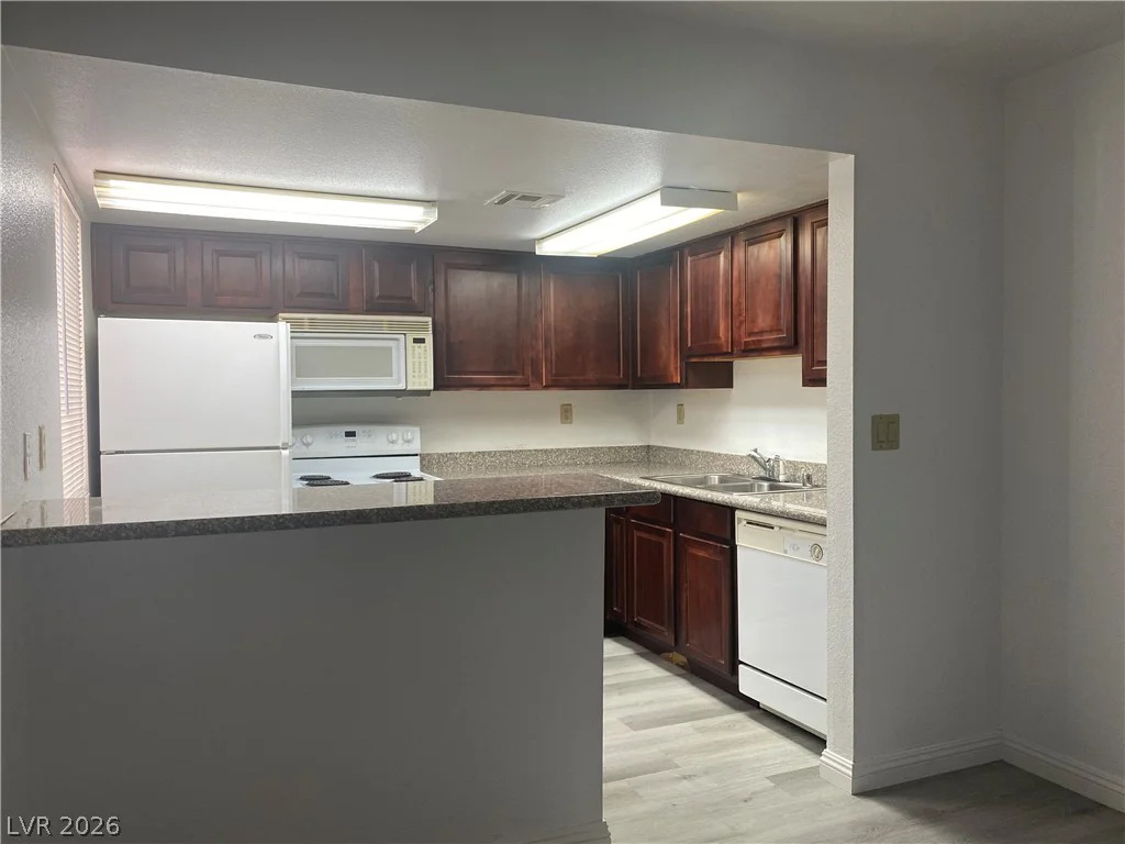 5221 River Glen, Las Vegas, NV 89103