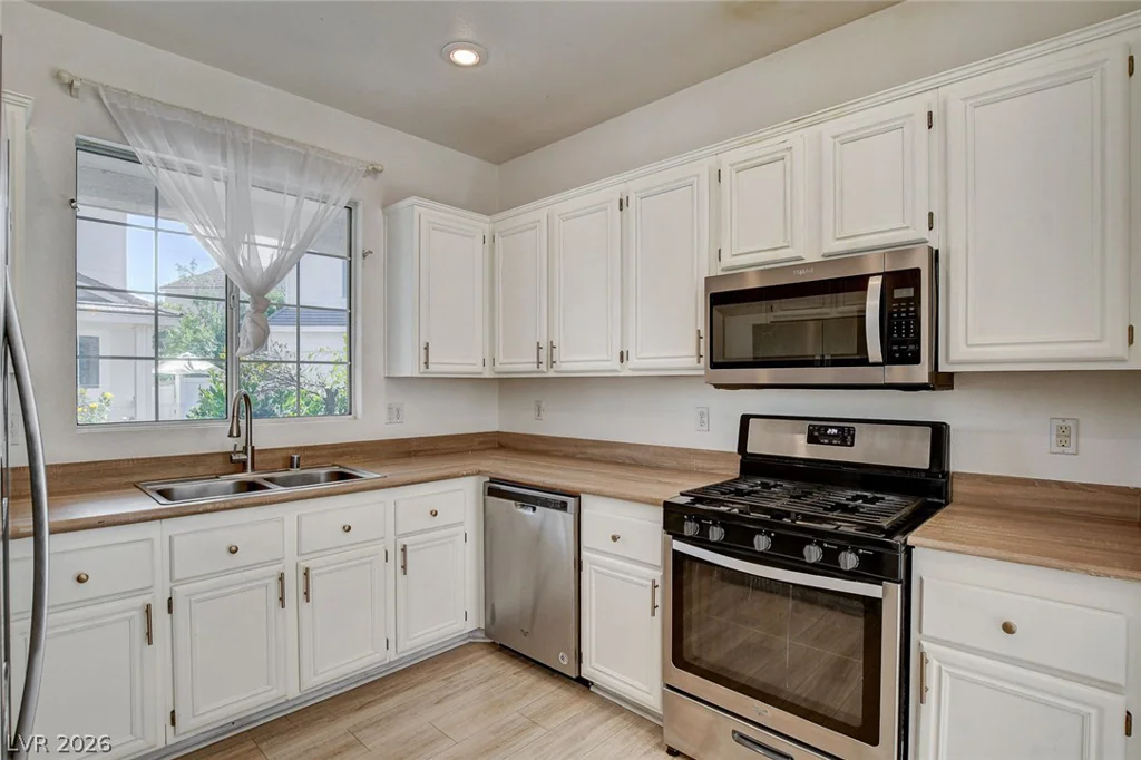 10331 Adams Chase, Las Vegas, NV 89183
