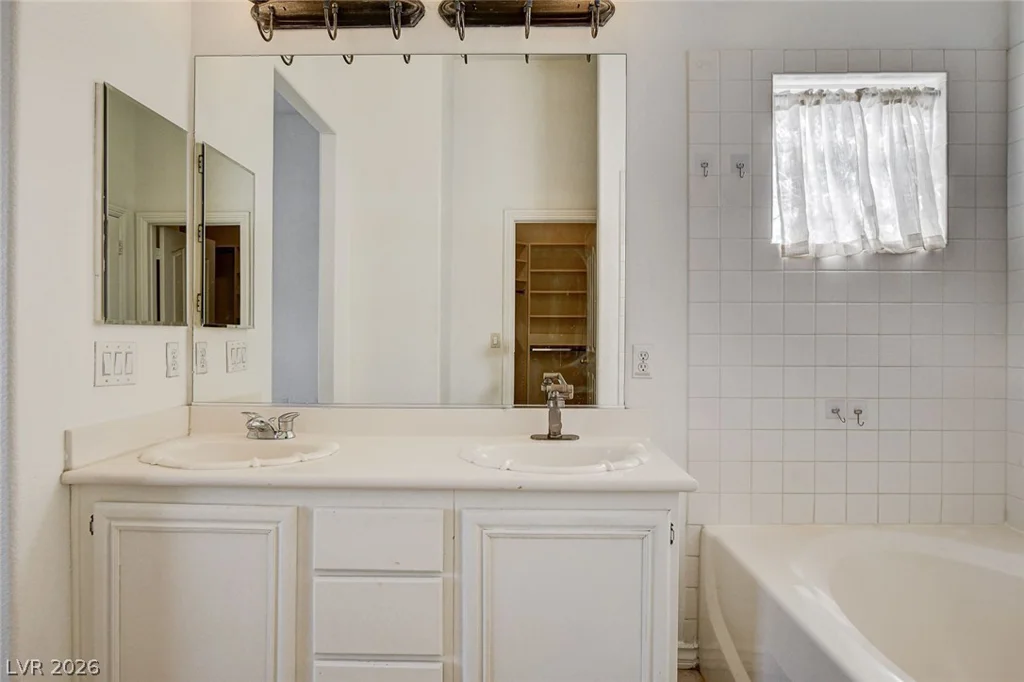 10331 Adams Chase, Las Vegas, NV 89183