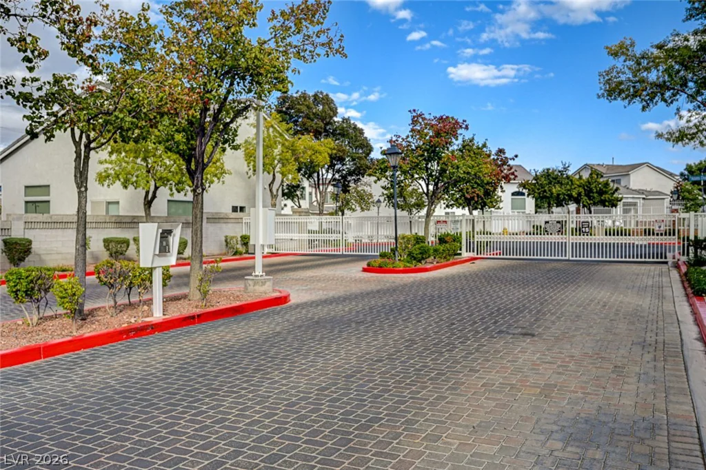 10331 Adams Chase, Las Vegas, NV 89183