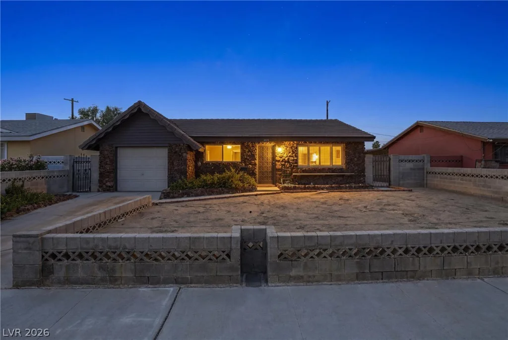 2217 Dori, Las Vegas, NV 89101