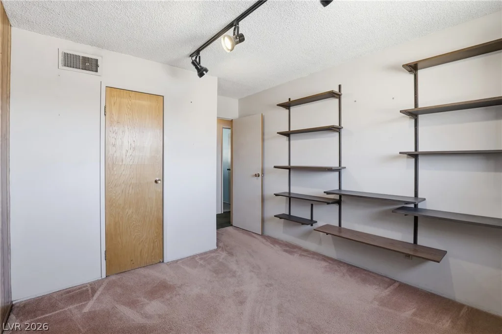 2217 Dori, Las Vegas, NV 89101