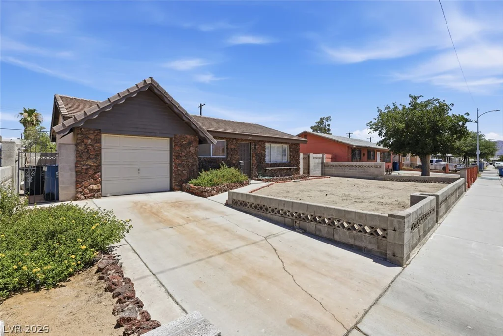 2217 Dori, Las Vegas, NV 89101