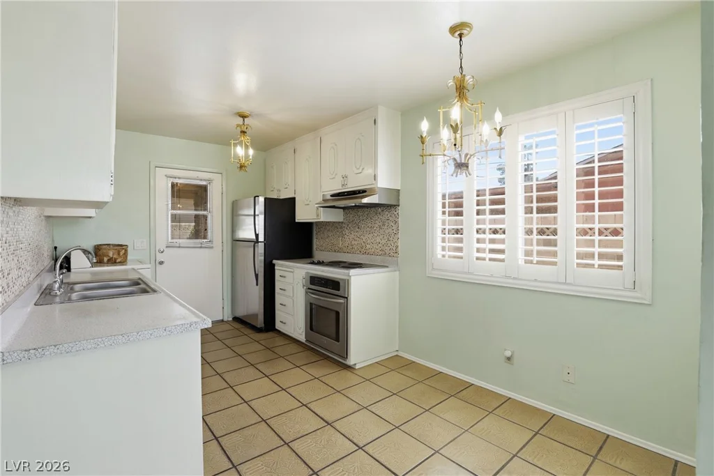 2217 Dori, Las Vegas, NV 89101