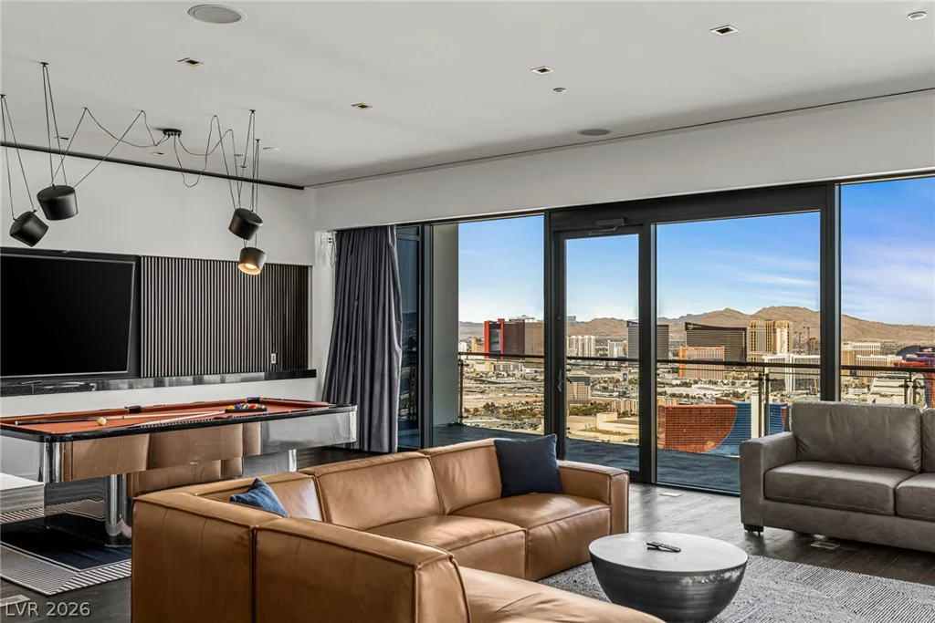 4381 Flamingo, Las Vegas, NV 89103