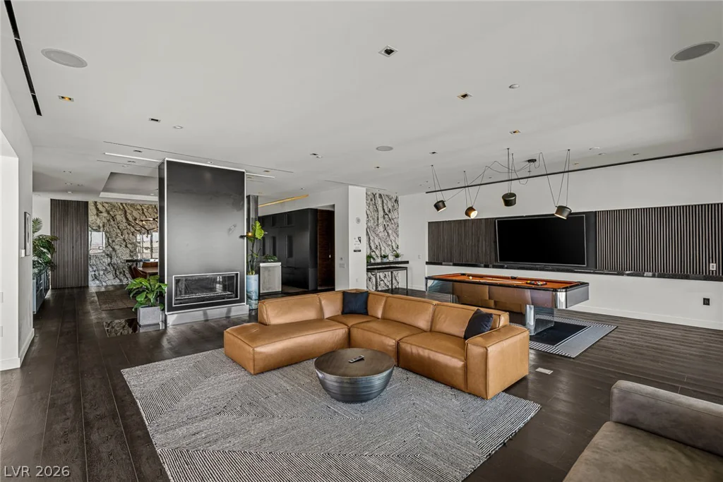 4381 Flamingo, Las Vegas, NV 89103