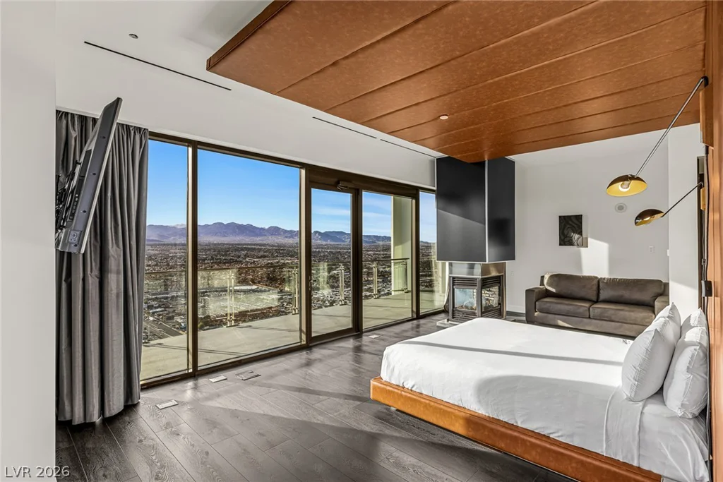 4381 Flamingo, Las Vegas, NV 89103