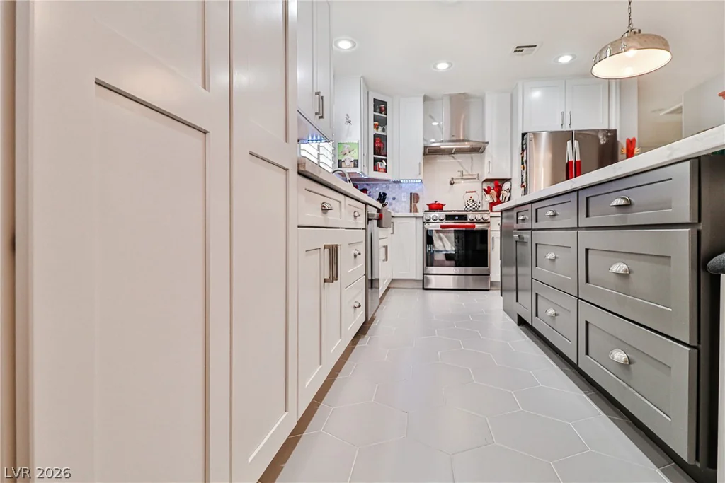 10801 Wallflower, Las Vegas, NV 89135