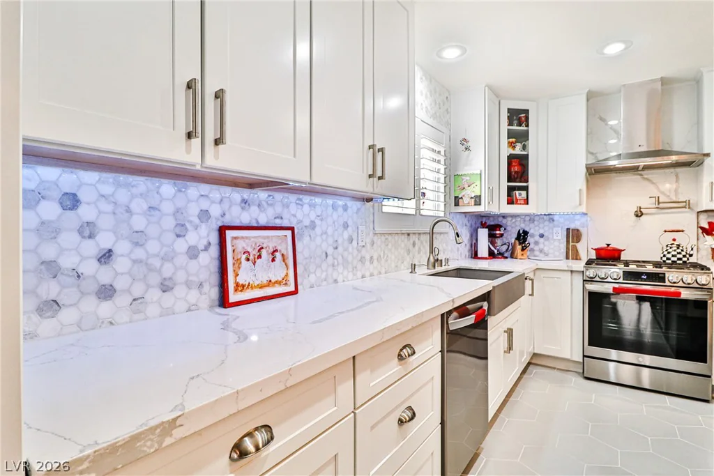 10801 Wallflower, Las Vegas, NV 89135