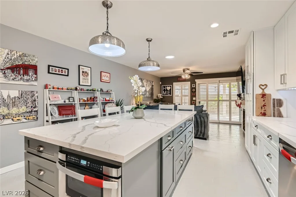 10801 Wallflower, Las Vegas, NV 89135