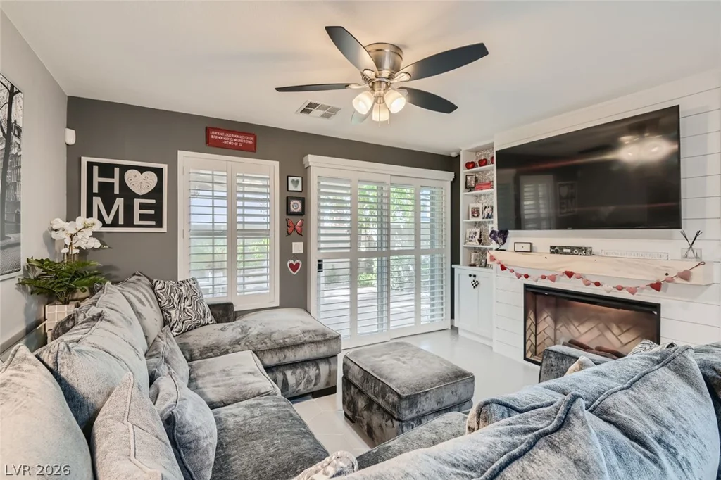 10801 Wallflower, Las Vegas, NV 89135