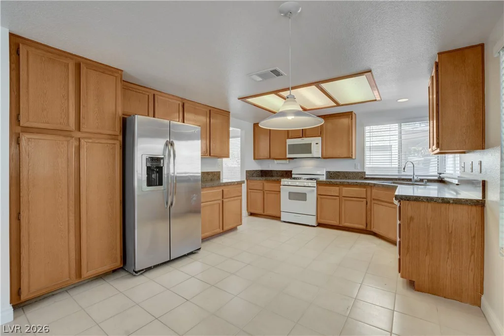 1427 Desert Ridge, North Las Vegas, NV 89031