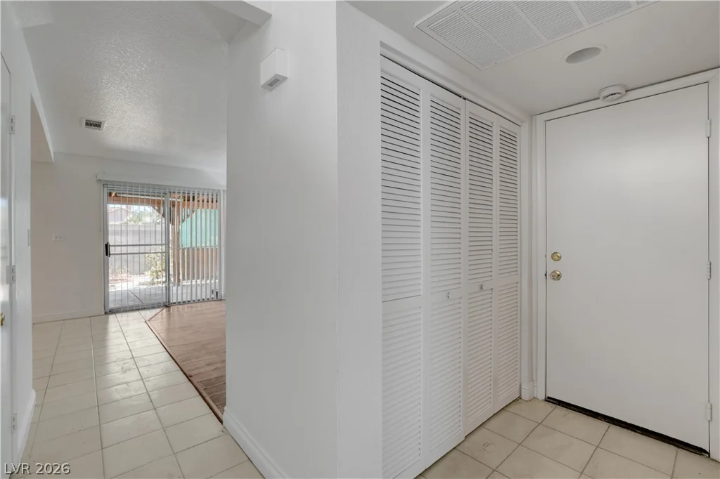 1427 Desert Ridge, North Las Vegas, NV 89031