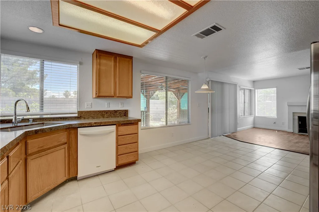 1427 Desert Ridge, North Las Vegas, NV 89031