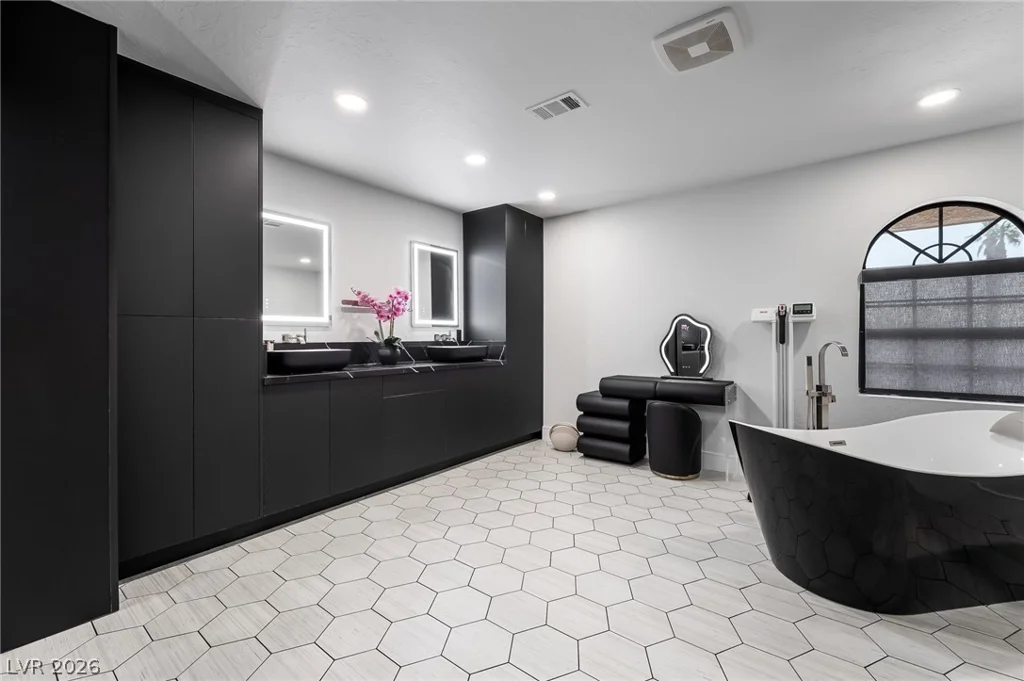 3130 Appleblossom, Las Vegas, NV 89117