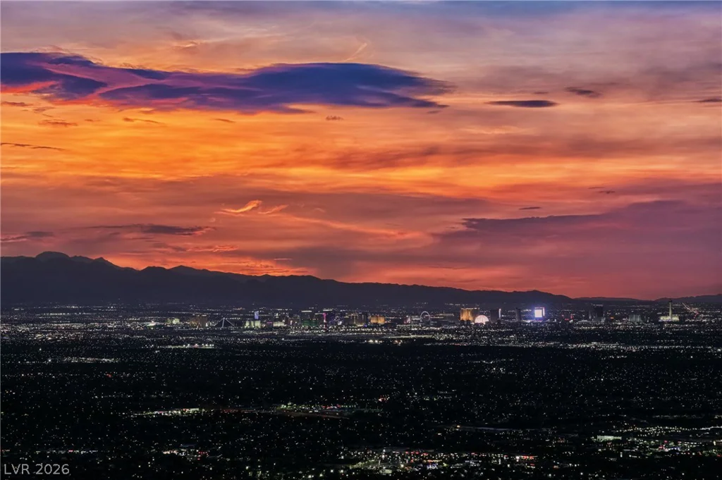 555 Grand Rim, Henderson, NV 89012