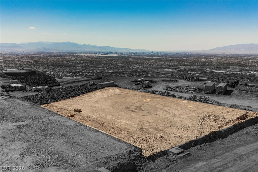 555 Grand Rim, Henderson, NV 89012