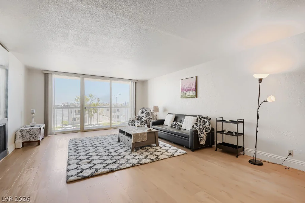 750 Royal Crest, Las Vegas, NV 89169