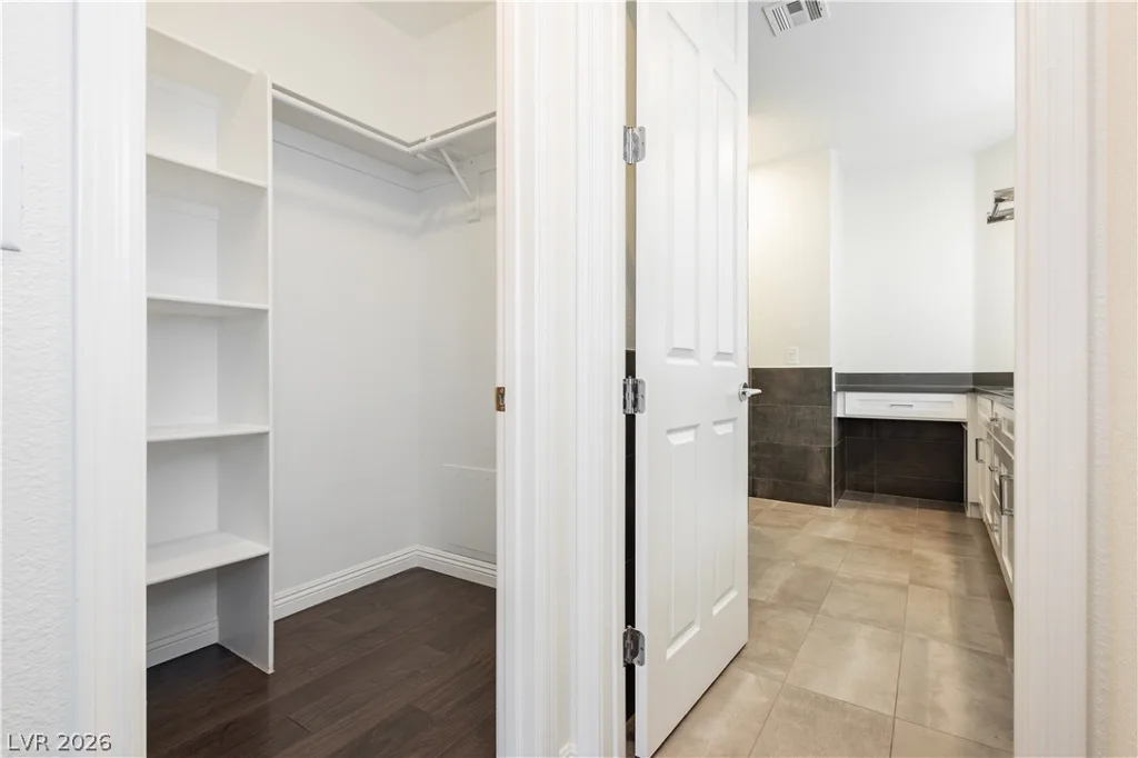 9420 San Laguna, Las Vegas, NV 89134