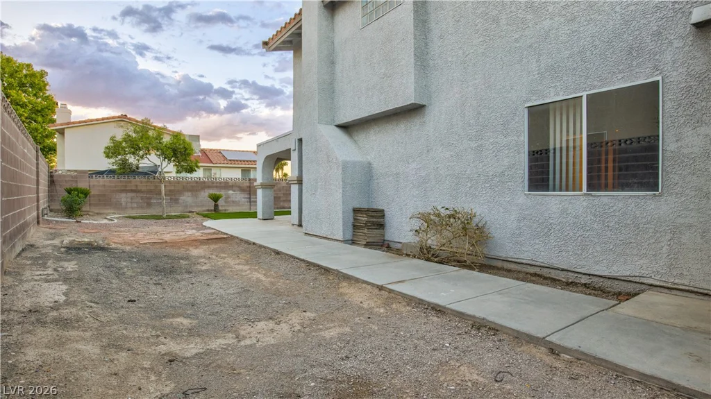 8640 Blissville, Las Vegas, NV 89145