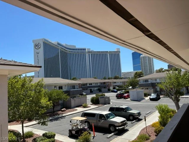 2845 Loveland, Las Vegas, NV 89109
