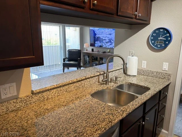 2845 Loveland, Las Vegas, NV 89109