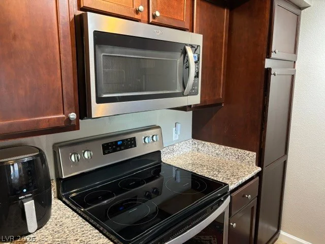 2845 Loveland, Las Vegas, NV 89109