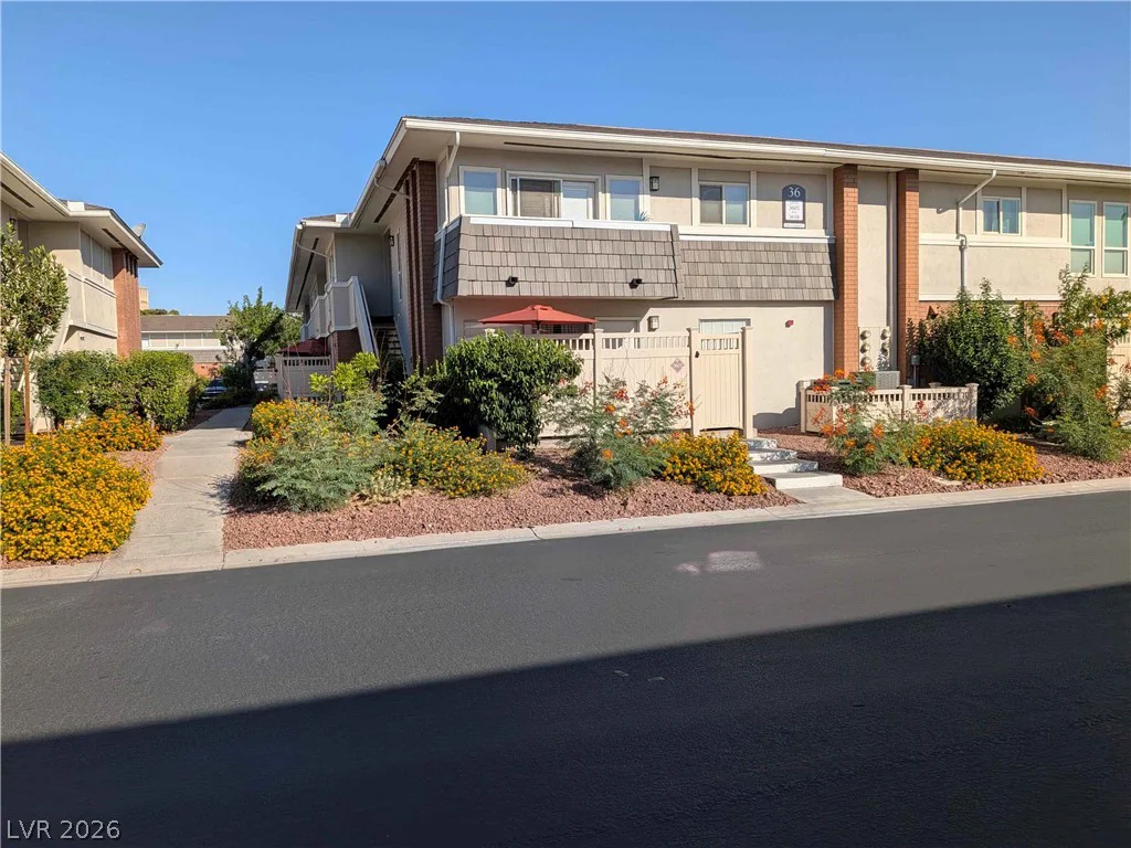 2845 Loveland, Las Vegas, NV 89109