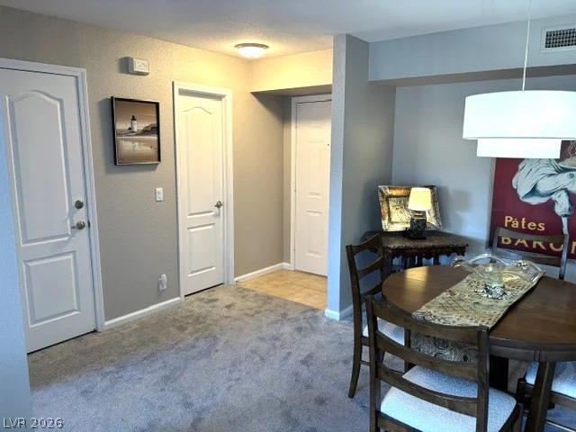 2845 Loveland, Las Vegas, NV 89109