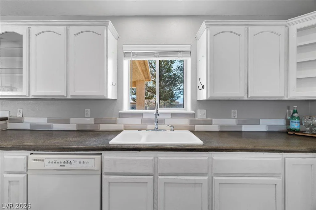 901 Laguna, Pahrump, NV 89048