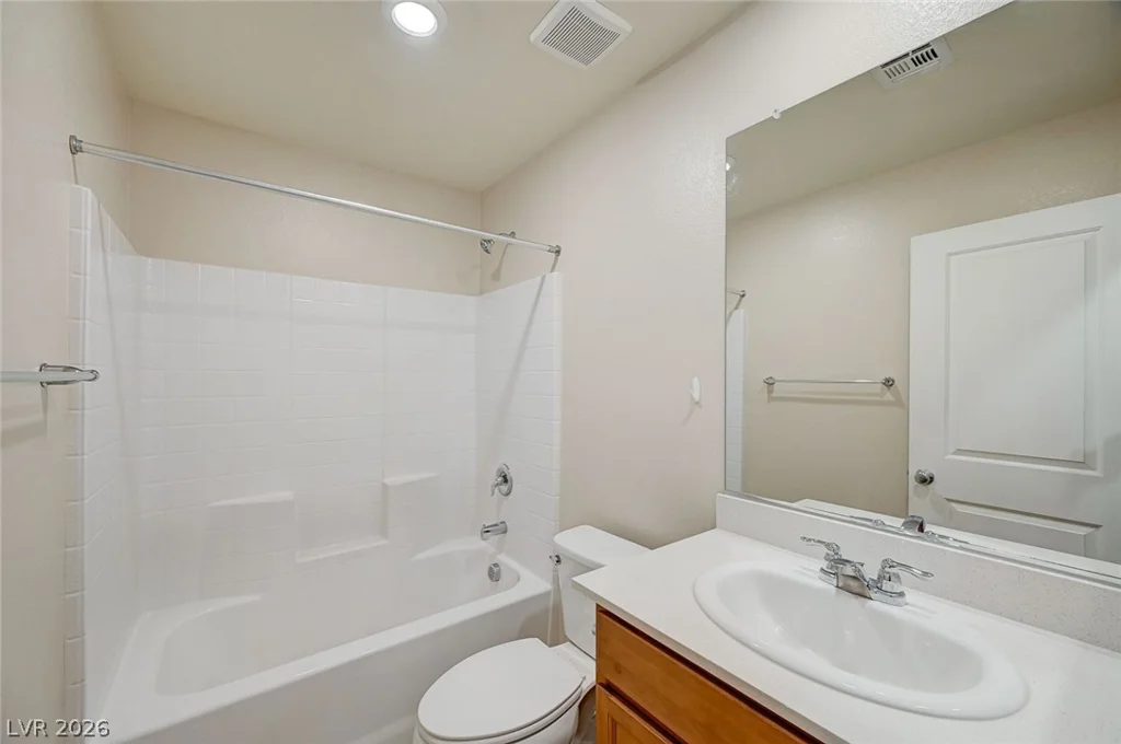 9228 Harbin, Las Vegas, NV 89148