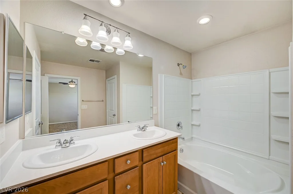 9228 Harbin, Las Vegas, NV 89148