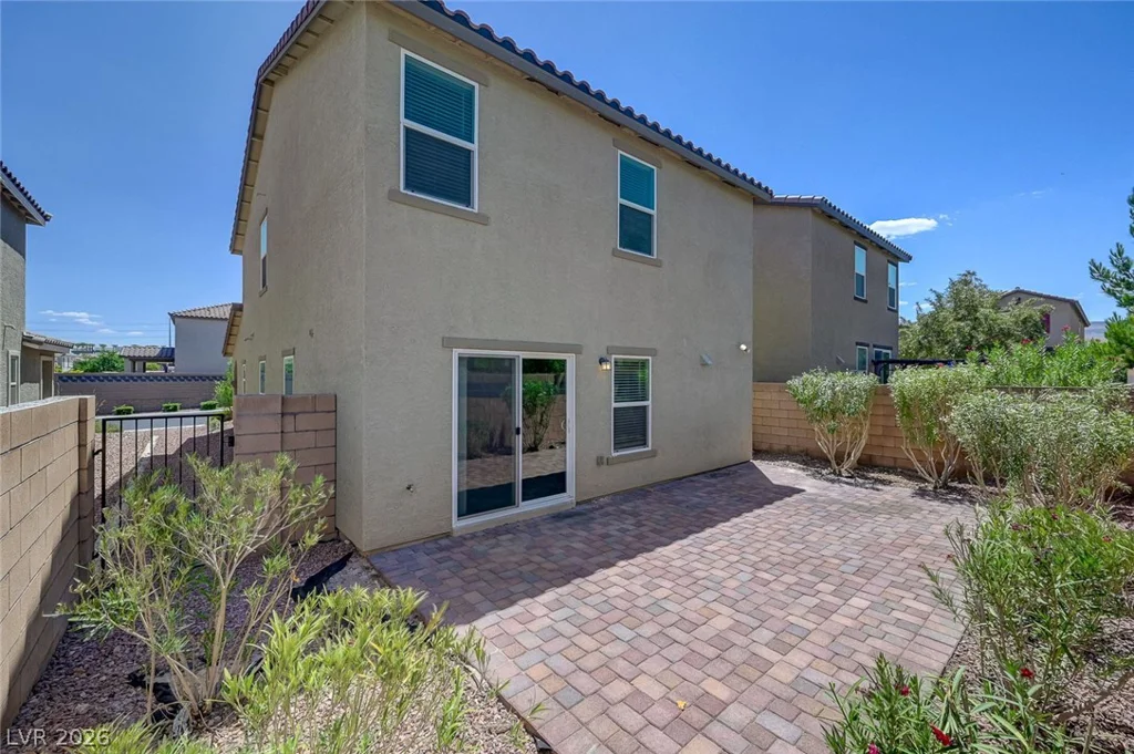 9228 Harbin, Las Vegas, NV 89148