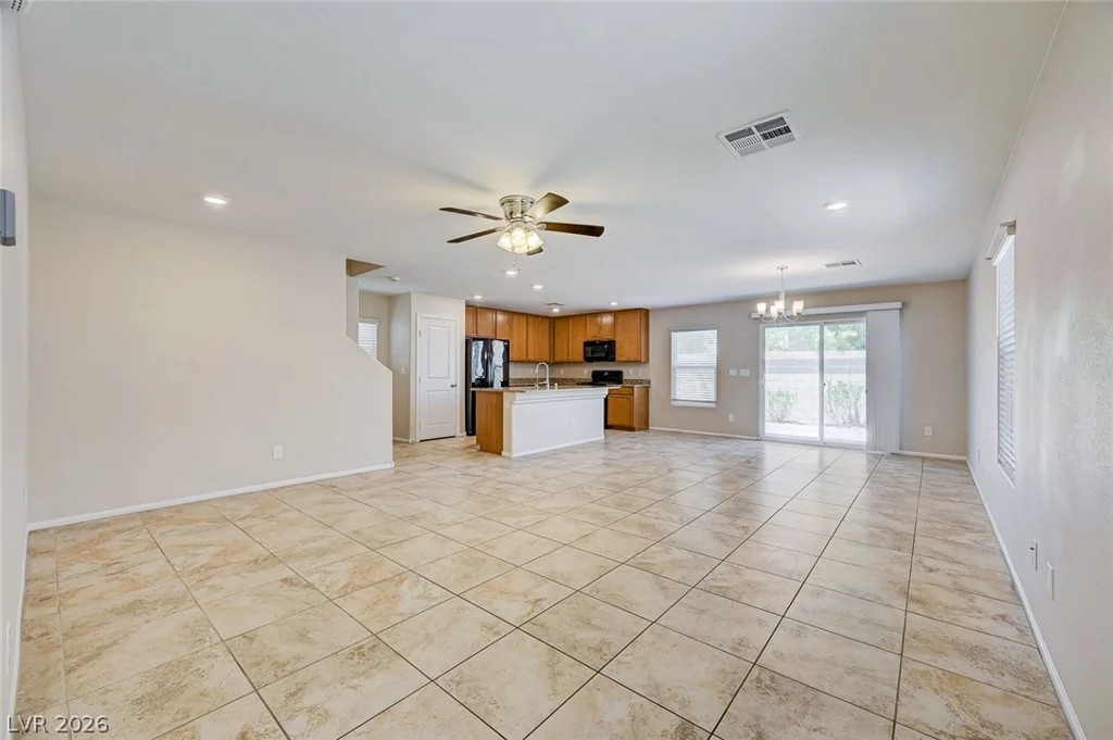 9228 Harbin, Las Vegas, NV 89148