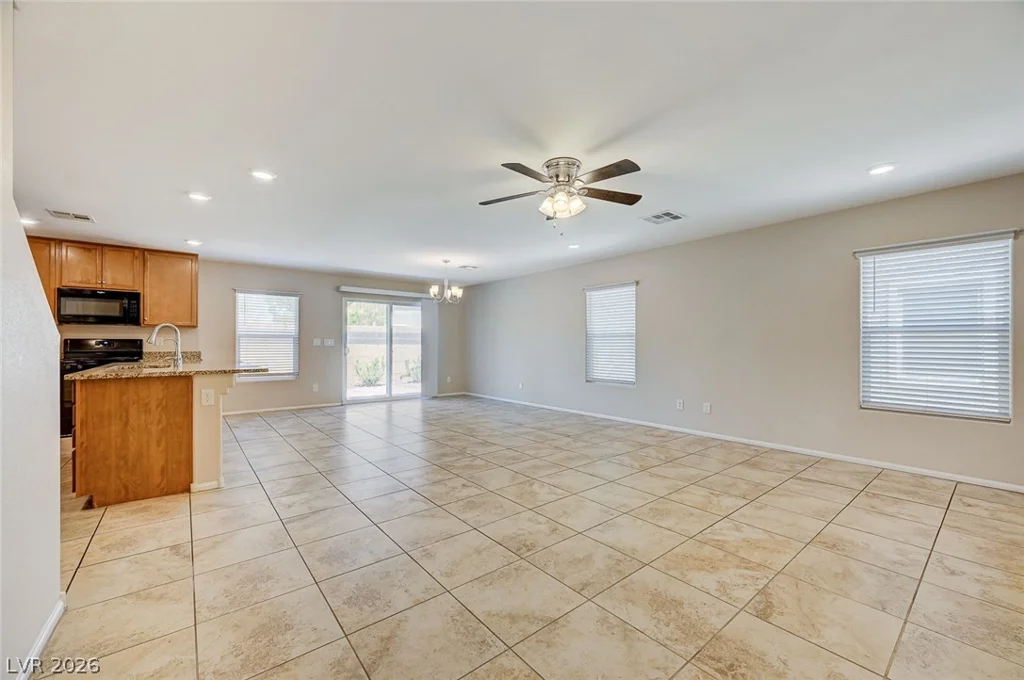 9228 Harbin, Las Vegas, NV 89148