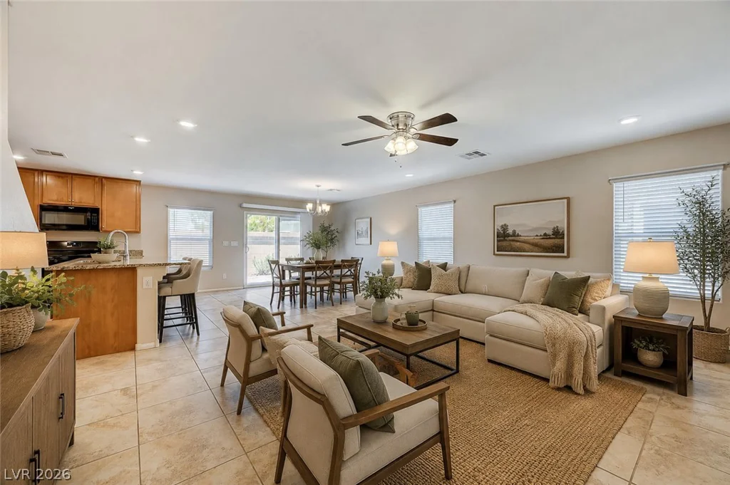 9228 Harbin, Las Vegas, NV 89148
