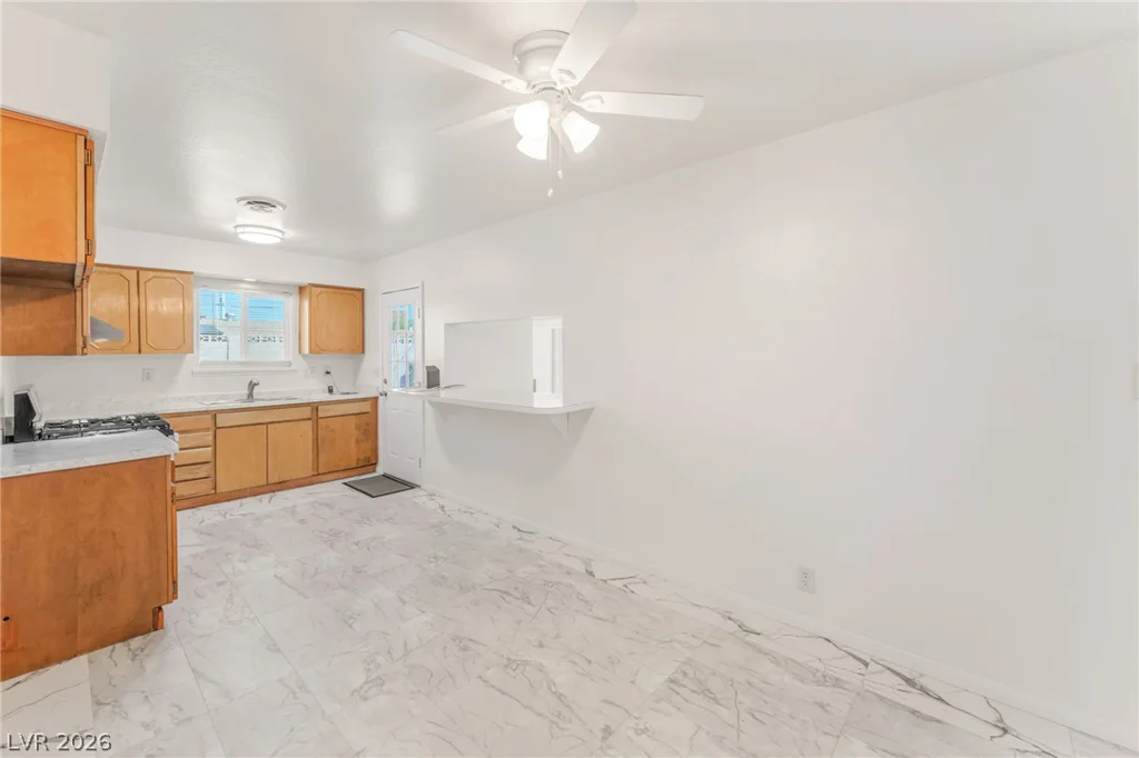 113 Rosemeade, Las Vegas, NV 89106